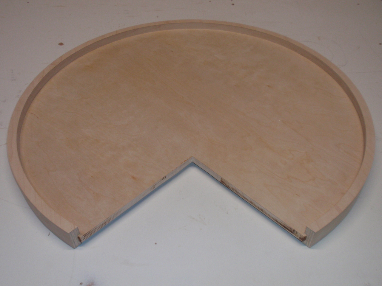 Banded lazy susan spinner
